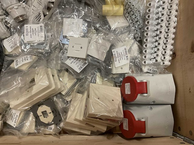 Partij installatiemateriaal - afbeelding 7 van  11
