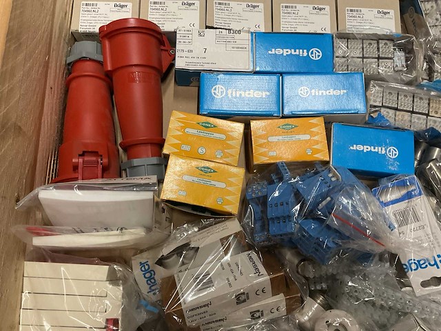 Partij installatiemateriaal - afbeelding 9 van  11