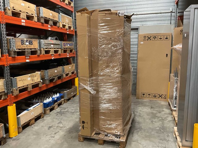 Partij installatiemateriaal - afbeelding 1 van  5