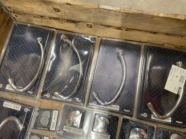 Partij installatiemateriaal - afbeelding 2 van  10