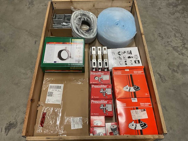 Partij installatiemateriaal - afbeelding 1 van  8