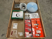 Partij installatiemateriaal - afbeelding 1 van  8