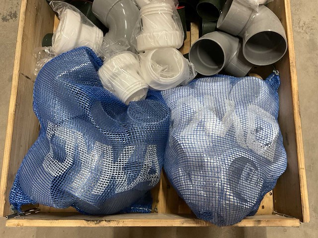 Partij installatiemateriaal - afbeelding 2 van  3