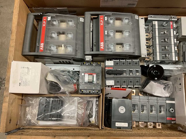 Partij installatiemateriaal - afbeelding 5 van  8