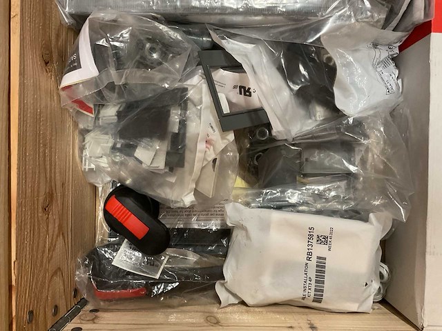 Partij installatiemateriaal - afbeelding 5 van  8