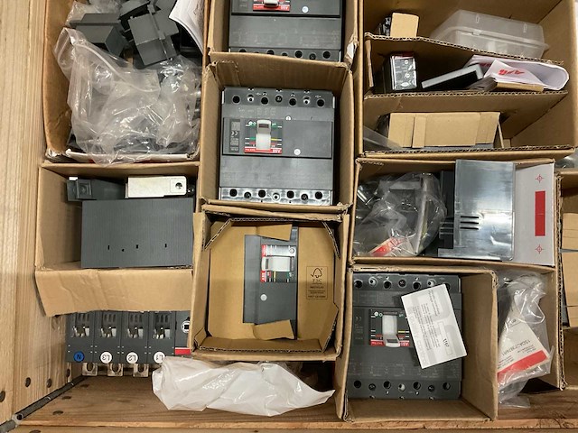 Partij installatiemateriaal - afbeelding 7 van  8