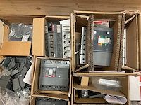 Partij installatiemateriaal - afbeelding 8 van  8