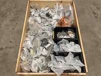 Partij installatiemateriaal - afbeelding 1 van  9