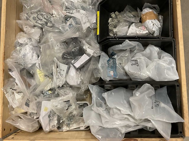 Partij installatiemateriaal - afbeelding 2 van  9