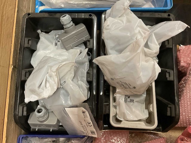 Partij installatiemateriaal - afbeelding 10 van  11