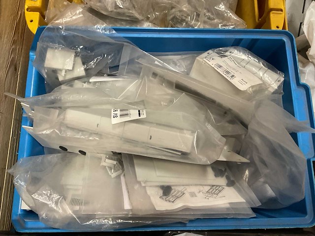 Partij installatiemateriaal - afbeelding 11 van  11