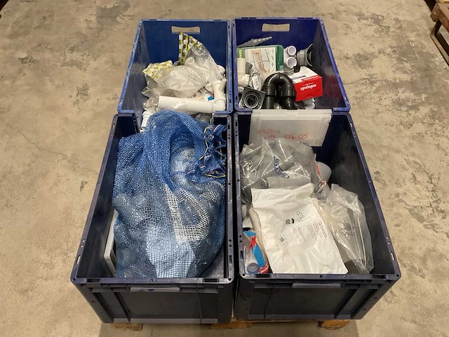 Partij installatiemateriaal - afbeelding 1 van  7