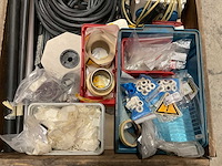 Partij installatiemateriaal - afbeelding 2 van  7