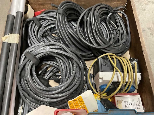 Partij installatiemateriaal - afbeelding 3 van  7