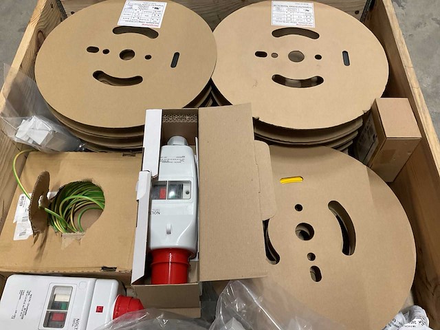 Partij installatiemateriaal - afbeelding 6 van  12