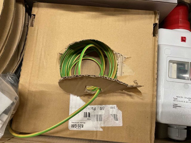 Partij installatiemateriaal - afbeelding 11 van  12