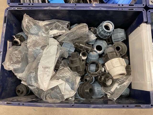 Partij installatiemateriaal - afbeelding 6 van  7