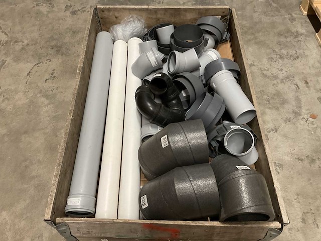 Partij installatiemateriaal - afbeelding 1 van  3