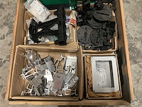 Partij installatiemateriaal - afbeelding 2 van  9