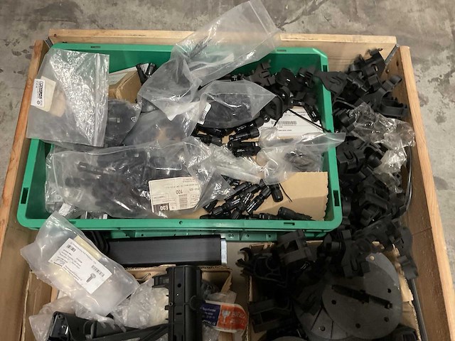 Partij installatiemateriaal - afbeelding 3 van  9
