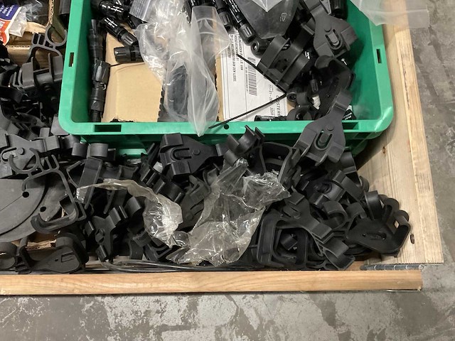 Partij installatiemateriaal - afbeelding 8 van  9