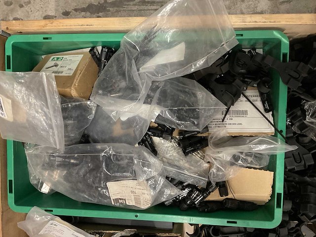 Partij installatiemateriaal - afbeelding 9 van  9