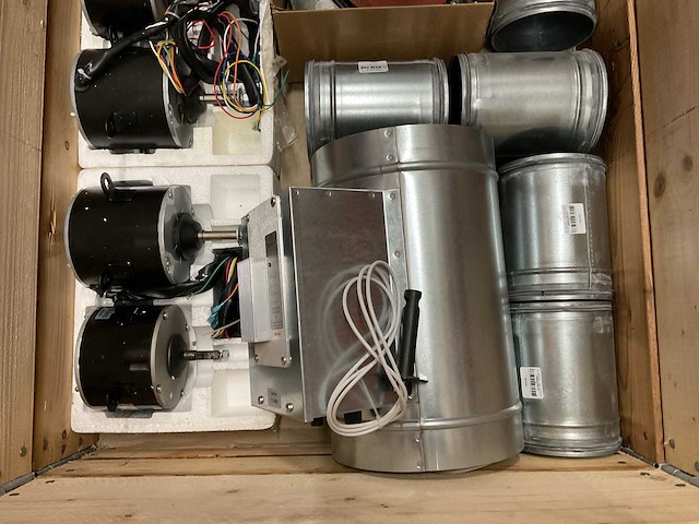 Partij installatiemateriaal - afbeelding 2 van  9