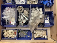 Partij installatiemateriaal - afbeelding 2 van  3