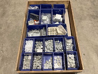 Partij installatiemateriaal - afbeelding 1 van  3