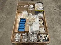 Partij installatiemateriaal - afbeelding 1 van  2
