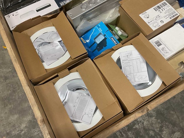 Partij installatiemateriaal - afbeelding 8 van  8