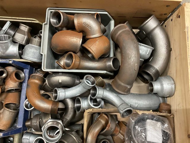 Partij installatiemateriaal - afbeelding 6 van  9