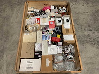 Partij installatiemateriaal - afbeelding 1 van  7