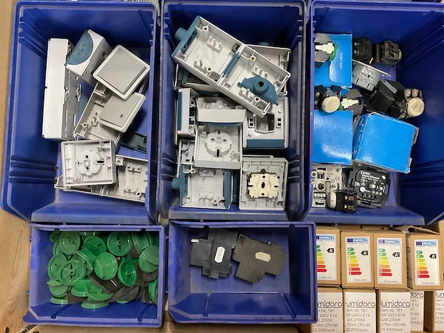 Partij installatiemateriaal - afbeelding 5 van  7