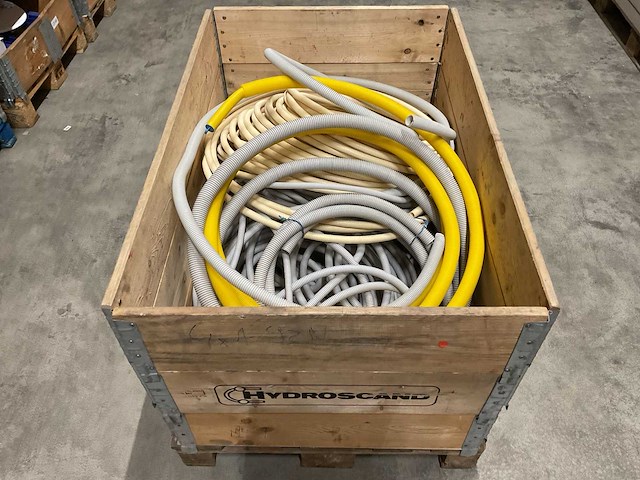 Partij installatiemateriaal - afbeelding 1 van  4