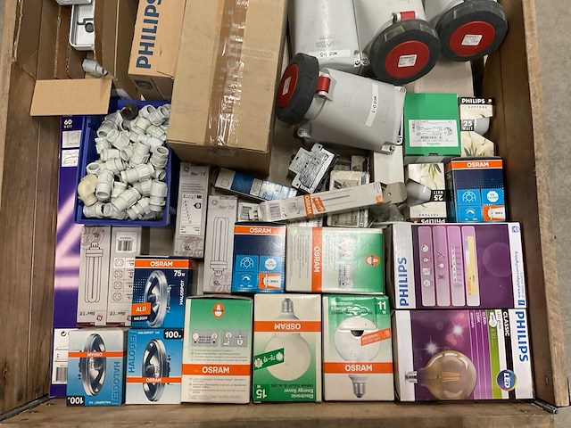 Partij installatiemateriaal - afbeelding 2 van  3