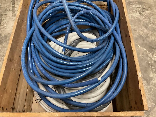 Partij installatiemateriaal - afbeelding 2 van  5