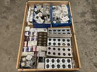 Partij installatiemateriaal - afbeelding 1 van  2