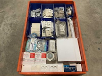 Partij installatiemateriaal - afbeelding 1 van  2