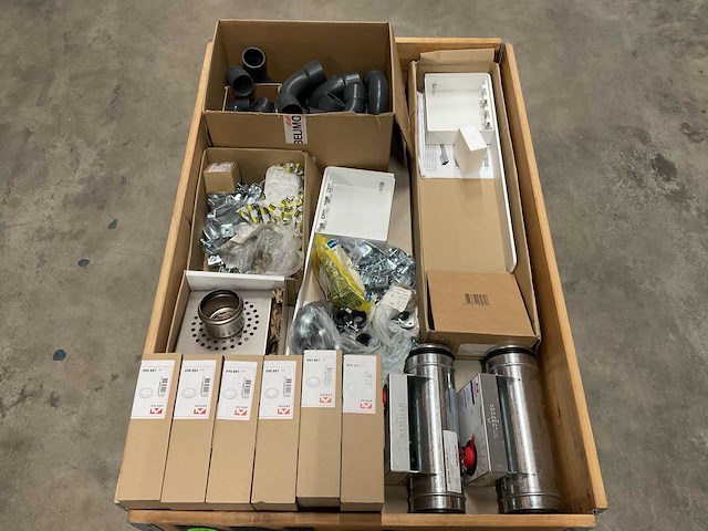 Partij installatiemateriaal - afbeelding 1 van  8