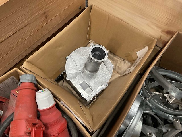 Partij installatiemateriaal - afbeelding 5 van  7