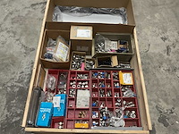 Partij installatiemateriaal - afbeelding 1 van  3