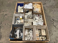 Partij installatiemateriaal - afbeelding 1 van  3