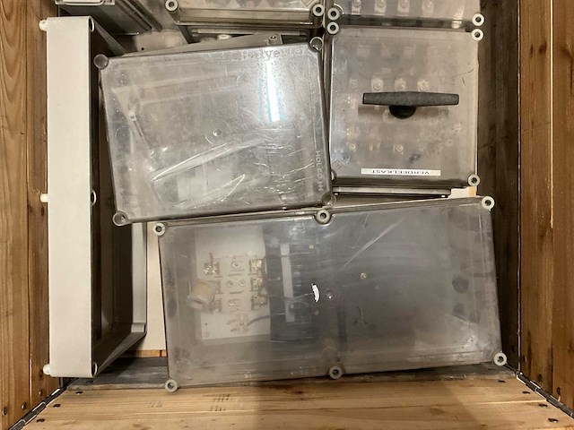 Partij installatiemateriaal - afbeelding 2 van  3