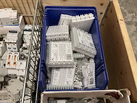 Partij installatiemateriaal - afbeelding 2 van  10