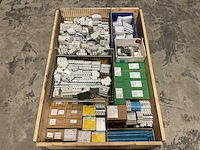 Partij installatiemateriaal - afbeelding 1 van  10