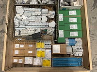 Partij installatiemateriaal - afbeelding 3 van  10