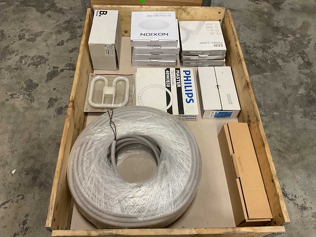 Partij installatiemateriaal - afbeelding 1 van  10