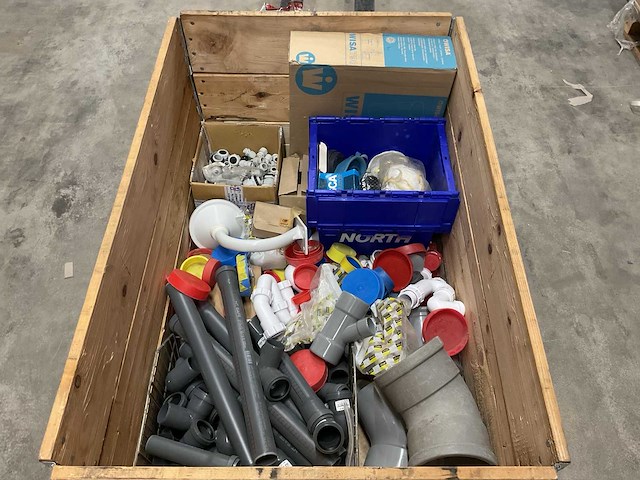 Partij installatiemateriaal - afbeelding 1 van  5