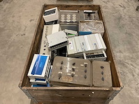 Partij installatiemateriaal - afbeelding 1 van  3